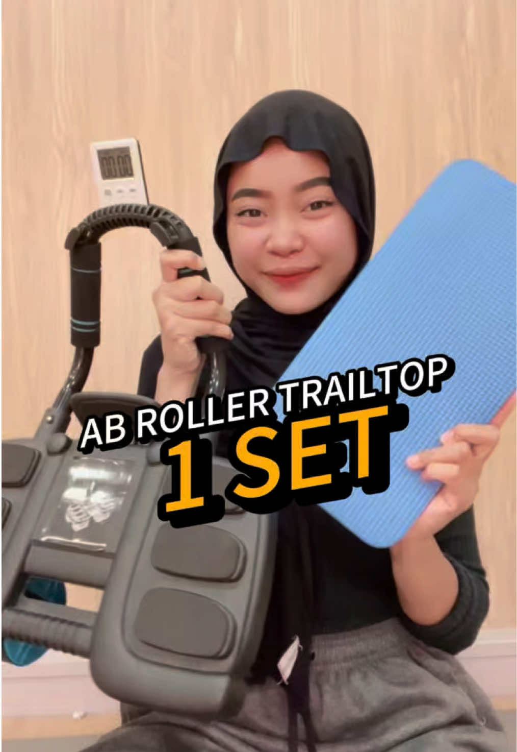 Yuk guys bentuk perut kalian dengan Ab roller🤩‼️#abroller #olahragadirumah 