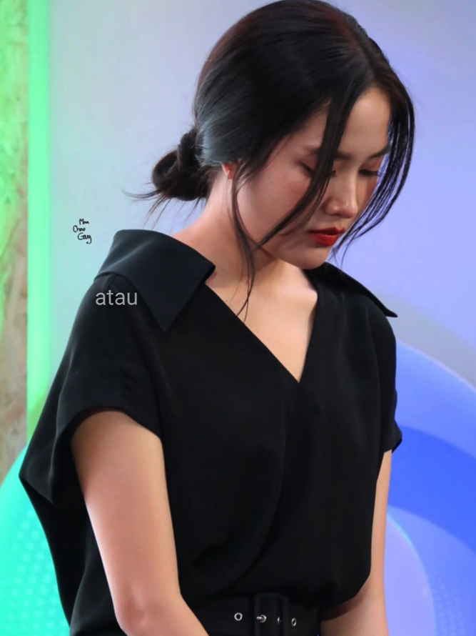 yg kesekian kalinya freen gw diginiin fans solo dn dengan baiknya dia nerima tawaran itu🤍 .  .  .  .  #srchafreen #girlfreen #freensarocha #masukberanda #4u 