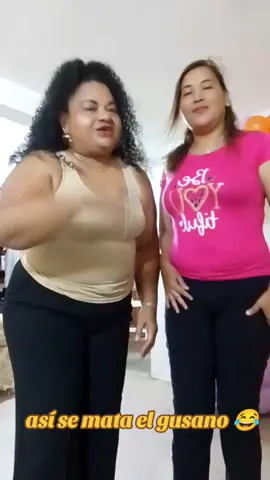 así se mata el gusano, jajaja 😂😂 😂😂😂#viral_video❤️💖💗 como te explico 😂😃😂#viral_video❤️💖💗 