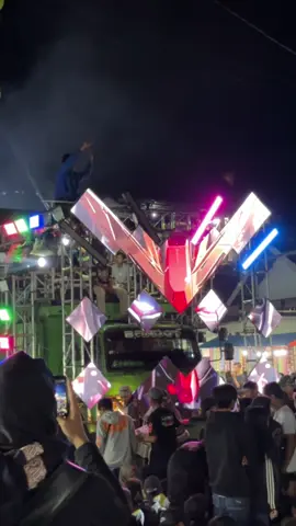 The Real Panggung konser berjalan🤭🔥🔥 dari New Abd. #fyp #allingampingan #karnaval #allingampingan2025 #newabdproaudio @NEW ABD PRO @TEAM SOTOK OFFICIAL 