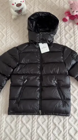 L Will choose it  this  winter.😎😎😎#TikTokFashion #winterfashion#moncler #puffer #fyp 