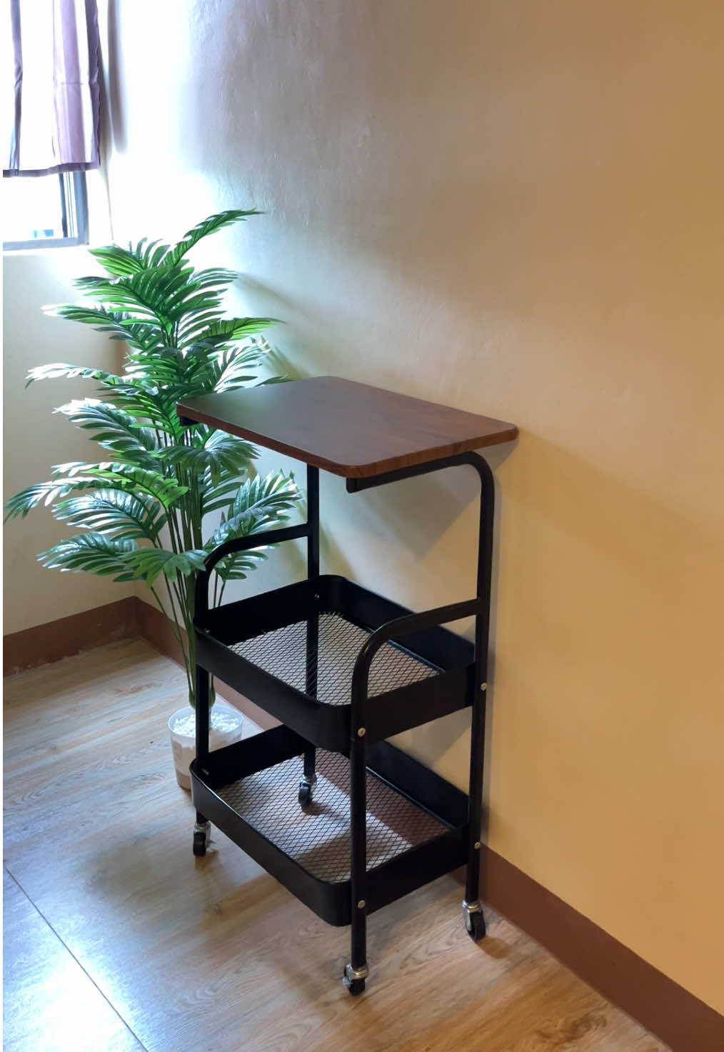 This side table cart from @KulturaKraft Home is perfect for snacks, books, or heavy items. Floor-standing, space-saving, and easy to move—ideal for any room! ✨ #sidetable #cartorganizer #sidetableorganizer #minitable #table 