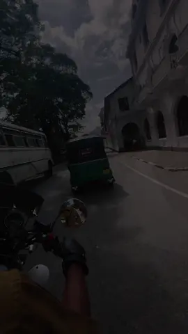 ඔයාලට දැන් මාව අමතකයි නේද 🥺💔 #police #kandy #trafficpolice#foryoupage#viralvideo@P 💋 
