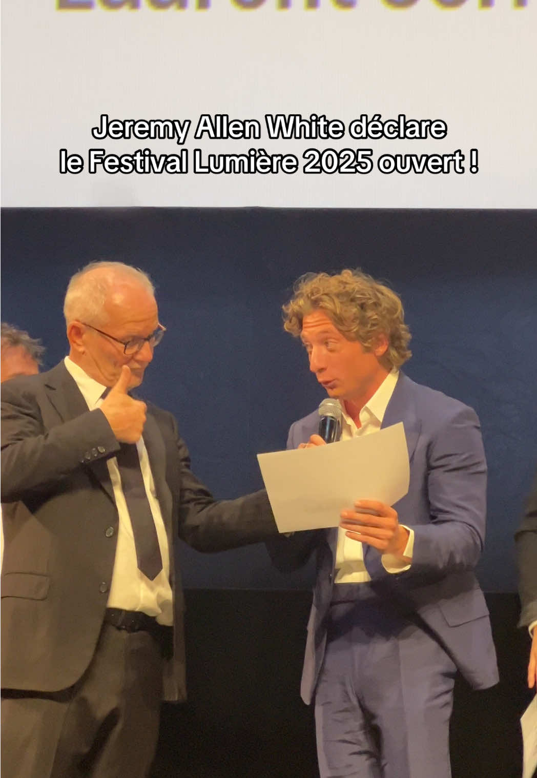 Jeremy Allen White qui déclare le Festival Lumière 2025 ouvert en français : c'est cadeau. 🫠 #filmtok #jeremyallenwhite #festivallumiere #lyon @Festival Lumière 
