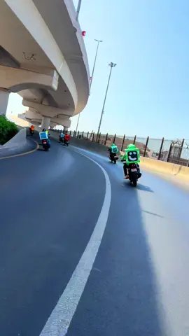 Han g💯☝️🙏🫴✌️#dubai_dxb_uae🇦🇪🇵🇰✌️☑️ #arifwala_punjab_pakistanعارفوالا💯 #foryoupageofficiall❤️tiktok🌿🦋🍁 #viralvideo🔥🔥✨✨❤️❤️__loner🥰🥰 #bikerider🏍🏍uae 