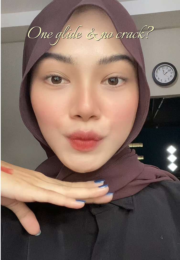 matte tapi super lembut! di aku ga bikin bibir kering! @3CE Indonesia 😍🤏🏼 #3CEIndonesia #3CECrewID #sketchstick #lipstickmattewithoutthecrack #racuntiktok 