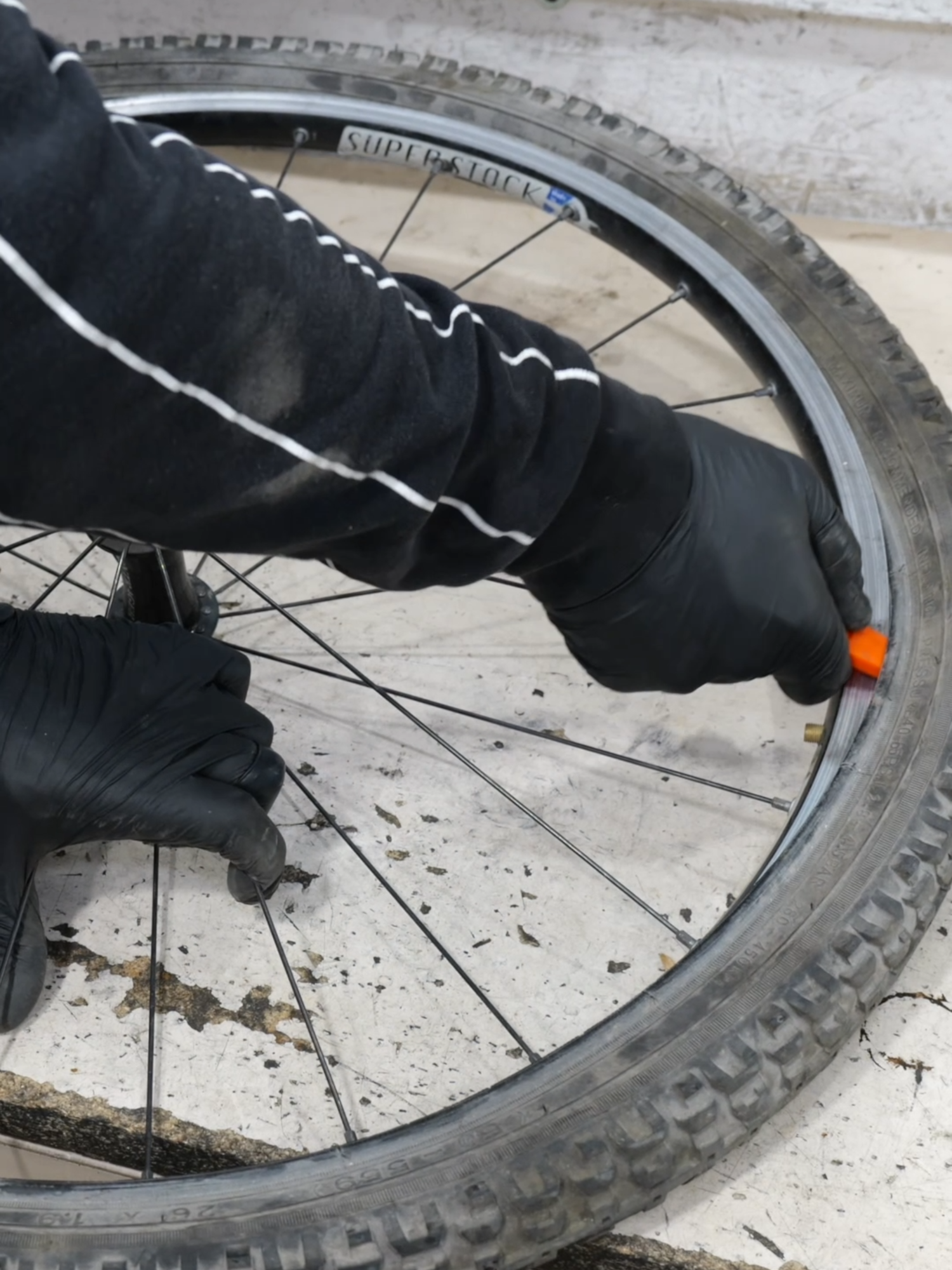 Back when tires didn’t need a fight to come off #mtb #vintagemtb #classicmtb #restoration #asmr