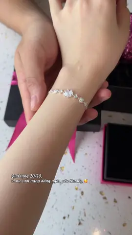 Quà tặng 20/10, giữ mãi nụ cười nàng trong tim mấy ông đó nha #quatangnguoiyeu #quatangbangai #quatang #setquatang #quatangsinhnhat 