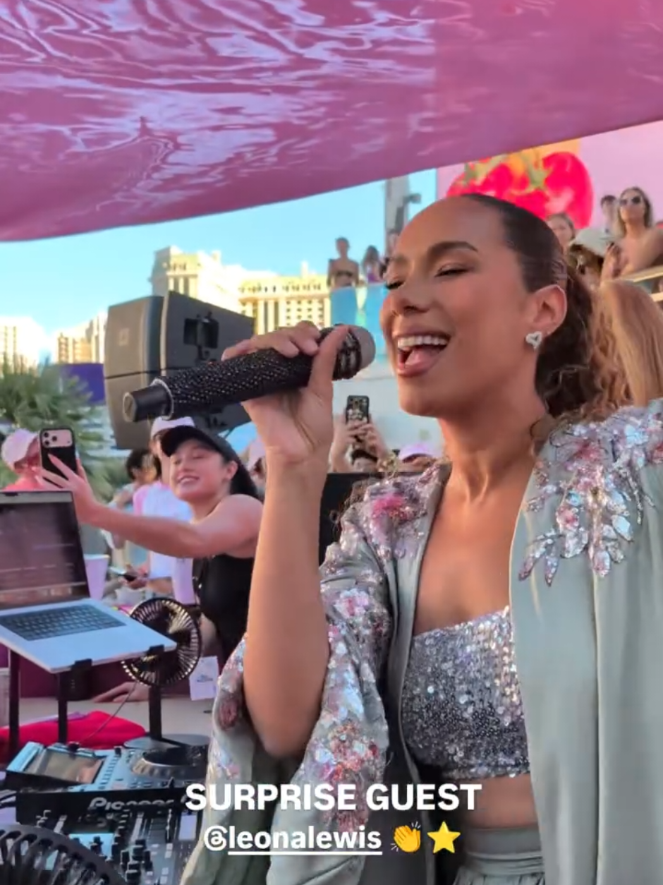 Leona Lewis and Paris Hilton having fun together with Bleeding Love remix at Vegas today @parishilton @Leona Lewis  credit to unwell #leonalewis2025 #lasvegas #bleedinglove #parishilton #leonalewis 