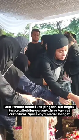 Membalas @Emikoshop collection #ollaramlan #ollaramlanpingsan #pissaassarah #ibundaollaramlanmeninggal #pemakamanibundaollaramlan 