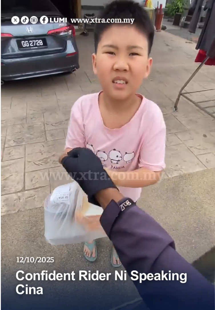 Blur kejap budak tu dengar brader ni speaking cina🤣 📹: hilal_hamka #fyp #xtra #rider #cina 