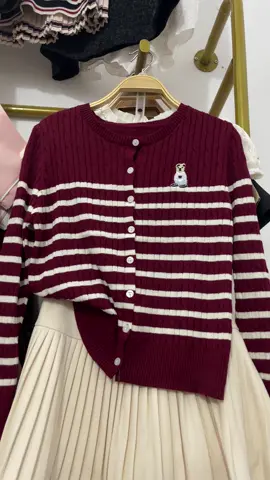 Áo len kẻ dài tay #aolenkengang #aocardigan #aolendaitaynu #thoitrangnu #xuhuongtiktok 