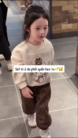 Set nỉ hai da Cute Kitty, phối quần beo. 🐆😍🌱 Chất sờ mềm mịn thích lắm mấy bà 💯 #setdobegai #quanaomuadong #jennykids #xuhuong #fyp 