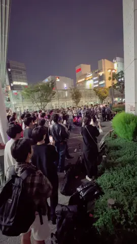 人生初の路上ライブ無事終了しました！！今日来てくださった皆さん、本当にありがとうございました！動画や写真撮影してくれた方は是非各SNSにて投稿してくれると嬉しいです！！またどこかで！ #08#jk#弾き語り#路上ライブ#八月の夜 