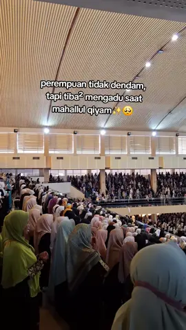 tenang banget kalo udah denger mahallul qiyam🥺🫶🏻 #ustadzahhalimahalaydrus #kajianislam #mahallulqiyam #umyogyakarta 