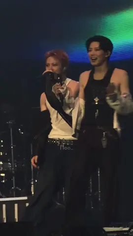 [251012] Soft boy and sexy boy combo? Too powerful 😭 #JUNKYU #JUNGHWAN #treasure_yg #pulseontour #PULSE_ON_IN_SEOUL_D3 