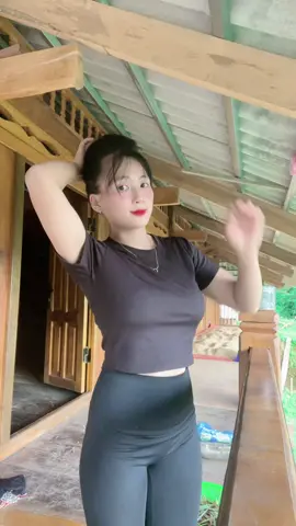 🦋tìm đâu ra 1 tràng trai không fl gái 😡