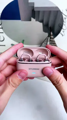 A pair of earphones that look like earrings, not only beautiful, but also very functional! You can quickly switch music, answer calls, etc. Are you sure you don't want to take a look?#earbudswireless #ClipOnEarbuds #BudgetTech #headphones #affordablefinds #WirelessEarbuds #trending #bestlifefinds_#auricular!!! #Kahlatalk #Kahlatech #kahlaDeals #TikTokShopDealsforyoudays #DealsForYouDays #DealsForYou #TreasureFinds #2024BackToSchool #spotlightfinds #spotlightfashion #fallstraw#fallstraw#TechObsessed #RushReady #FallDealsForYou#fyp#goodstuff#goodthi #halloween#halloween2024#blackfrida #blackfriday2024#tiktokshopblackfriday #tiktokshopvalentinesday2025 #couplegifts2025