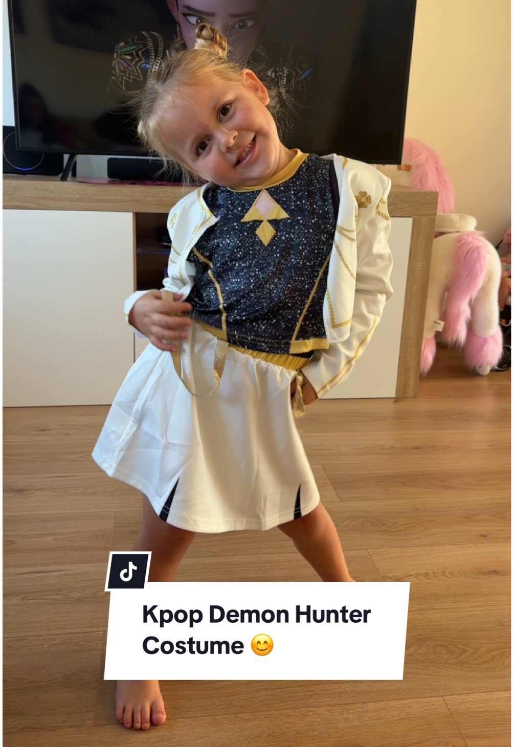 Ava is sorted for Halloween! Love this so much! Ava is sorted happy! I got this off tiktok shop after seeing so many great reviews on the costumes! Now time to get James costume together! Linked for you all 😘 #kpopdemonhunter #costume #tiktokmademebuyit #halloweencostume #fyp 