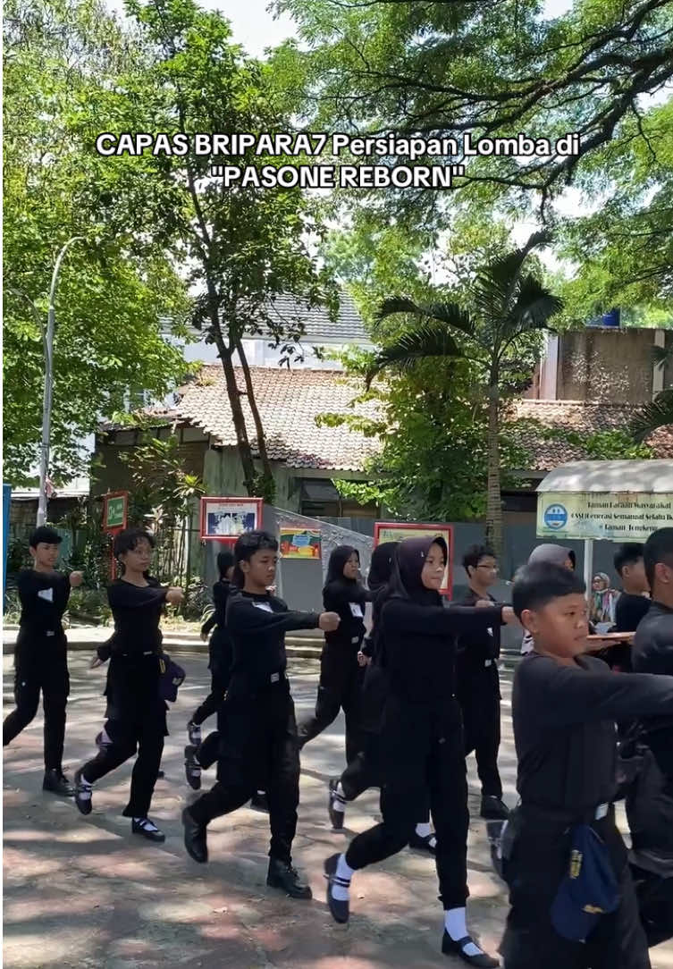 Kelas 7 fullteam bismillah kita cari pengalaman dan latihan mentalnya, jadi juara adalah bonusnya❤️ #bripara7bdg #paskibra #pembaris #fyp #sekolah 