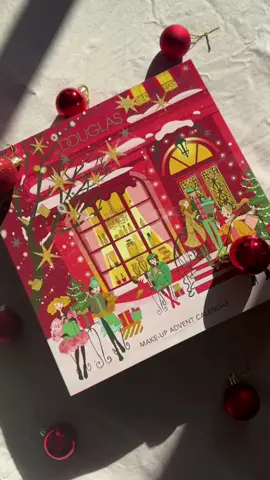 Regalar un calendario de adviento de maquillaje es nuestro love language❤️. Prepárate para diciembre y hazte con el tuyo😉. #douglasespaña #beautyadventcalendar #adventcalendar #calendariodeadviento #makeup #skincare
