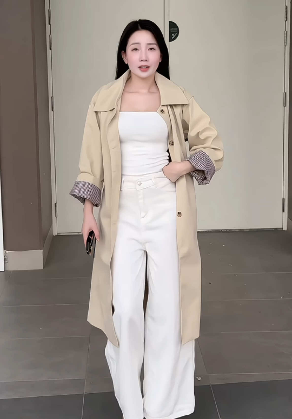 Ta nói áo khoác dáng dài mặc thời trang như này mà thôi…zá tầm này không phải làn vấn đề ạ 😄 