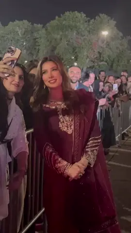 Mehwish Hayat At Hum Awards 2025 ❤️ #humawards2025 #kashmirhumstyleawards #humawards #humtv #mehwishhayat 