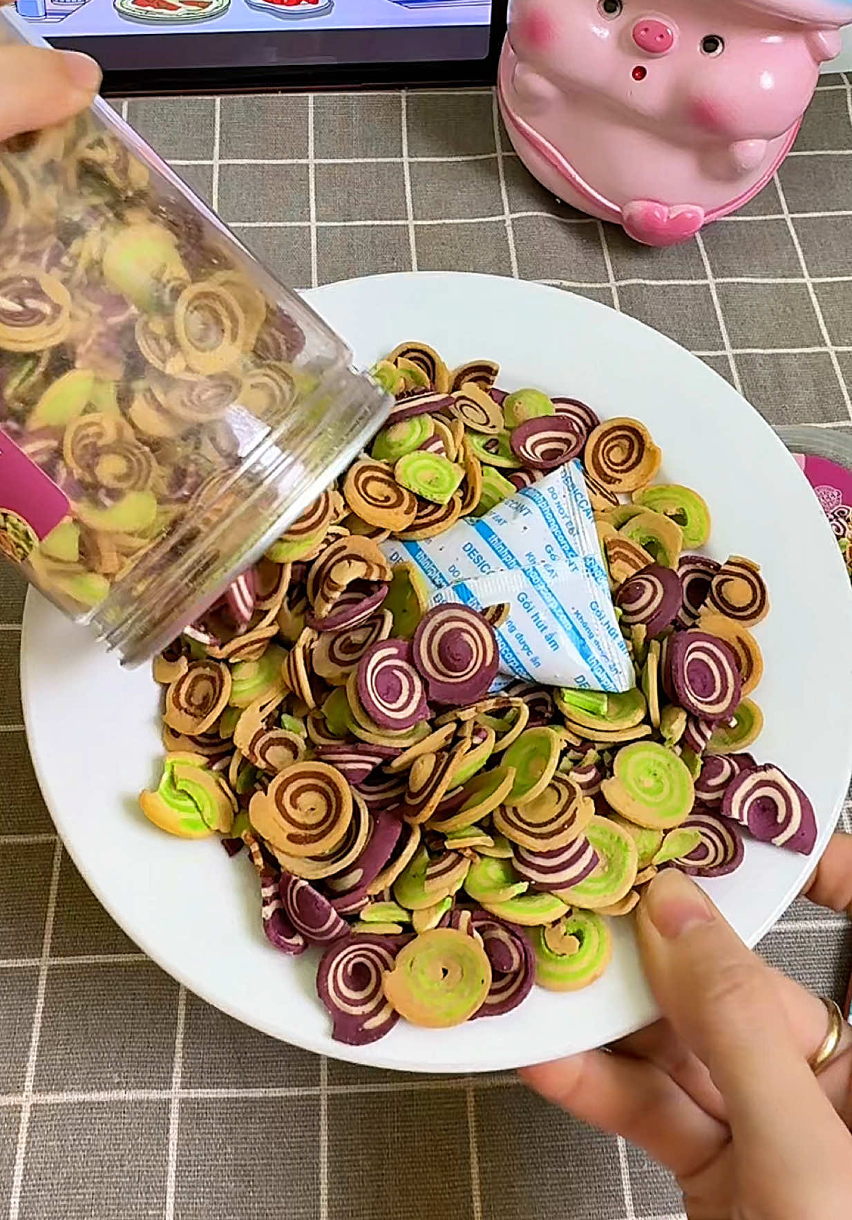 Bánh Tai Heo Nhí Gia Hưng Mix 3 Vị – Giòn Tan, Thơm Ngon, Hương Vị Tuổi Thơ – Hũ 350g Không Chất Bảo Quản #BánhTaiHeoNhí #GiaHưng #BánhTuổiThơ #BánhGiònRụm #SnackNgon  