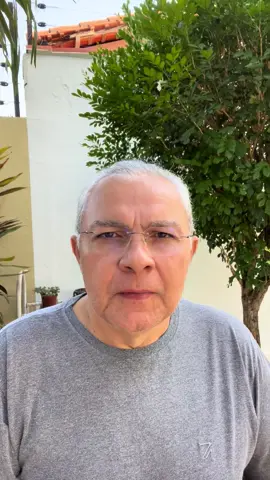 Altos completa 103 anos neste domingo, 12 de outubro, data que também celebra o Dia das Crianças e o Dia de Nossa Senhora Aparecida. Falar de Altos é falar de um lugar que carrego no coração desde os meus três meses de vida. Aqui cresci, aprendi, fiz amigos e construí memórias que moldaram quem sou. Este município é símbolo de dignidade, conquistas e avanços, fruto do trabalho e da fé do seu povo. Destaco ainda meu carinho especial pelas crianças, tanto que em 1999 recebi do Ministério Público o título de Defensor da Criança e do Adolescente — um reconhecimento que me honra profundamente. E hoje, sob a proteção de Nossa Senhora Aparecida, renovo minha fé e gratidão por Altos e seu povo.