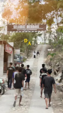 Day 2 Rutinitas Bersih Bersih Bukit Cumbri.⛰️ #cumbriviapagerukir #cumbrijalurterdekat #karangtaruna #ponorogo24jam #bukitcumbri 