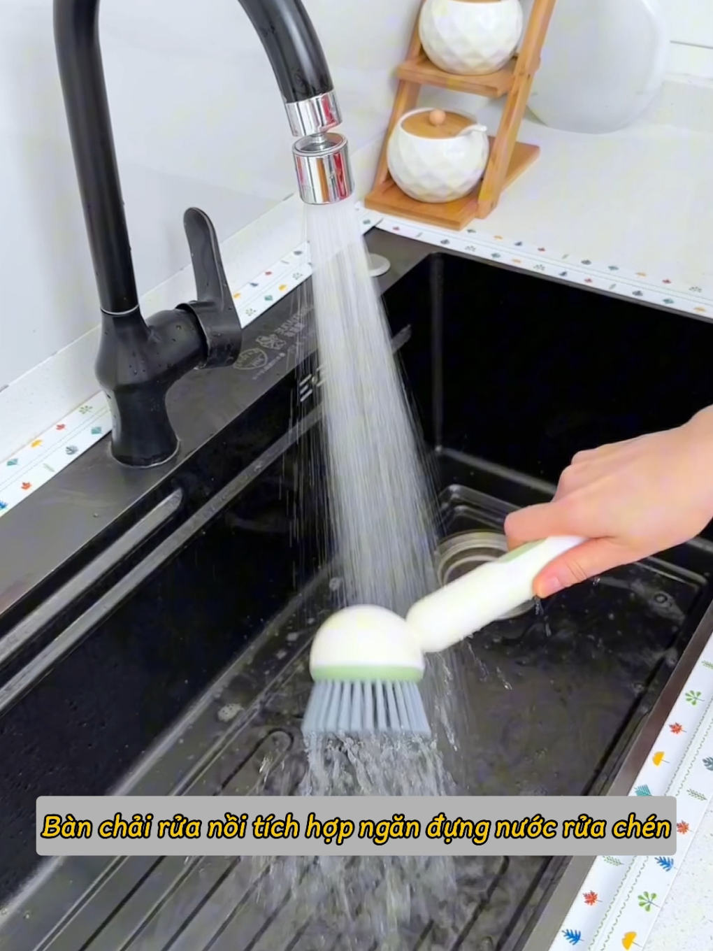 Bàn Chải Cọ Nồi Kèm Ngăn Đựng Nước Rửa Chén #dodungtienich #banchai #nhabep 