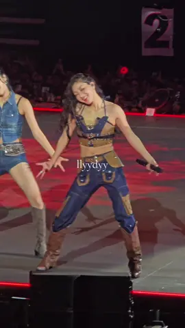 THIS JIHYO DAMNN🔥  MY GIRL CRUSH❤️‍🔥 <THIS IS FOR> Singapore Day 1 #twice #twiceinsingapore #jihyo 
