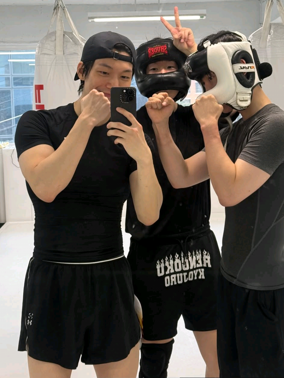 seyakım🥰 .  .  .  .  .  .  .  .  .  .  .  .  .  .  .  .  #keşfetbeniöneçıkar #abucustar😻😻 #wihajoonkalpipek #wihajoon #bpwkpp 