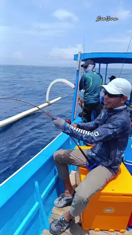 Amberjack JUMBO! 🔥 Tarikan gila! 🤯 #JumboStrike #FishingGoals #Amberjack #jiggingfishing #mancingmania