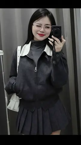 Sét bộ áo khoác bomber mix chân váy xếp ly xiu xinh #tramy2clothing #aokhoacbomber #aokhoacmixchanvay #thoitrangthudong 