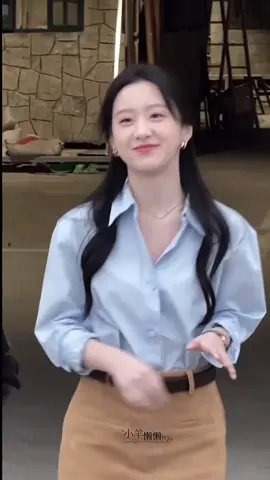 Fan đưa giấy cho ẻm, biểu cảm của ẻm 3 phần bất lực 7 phần cưng chiều 😆 #baothuongan #baologiai #baotuphan #baoshangen包上恩 