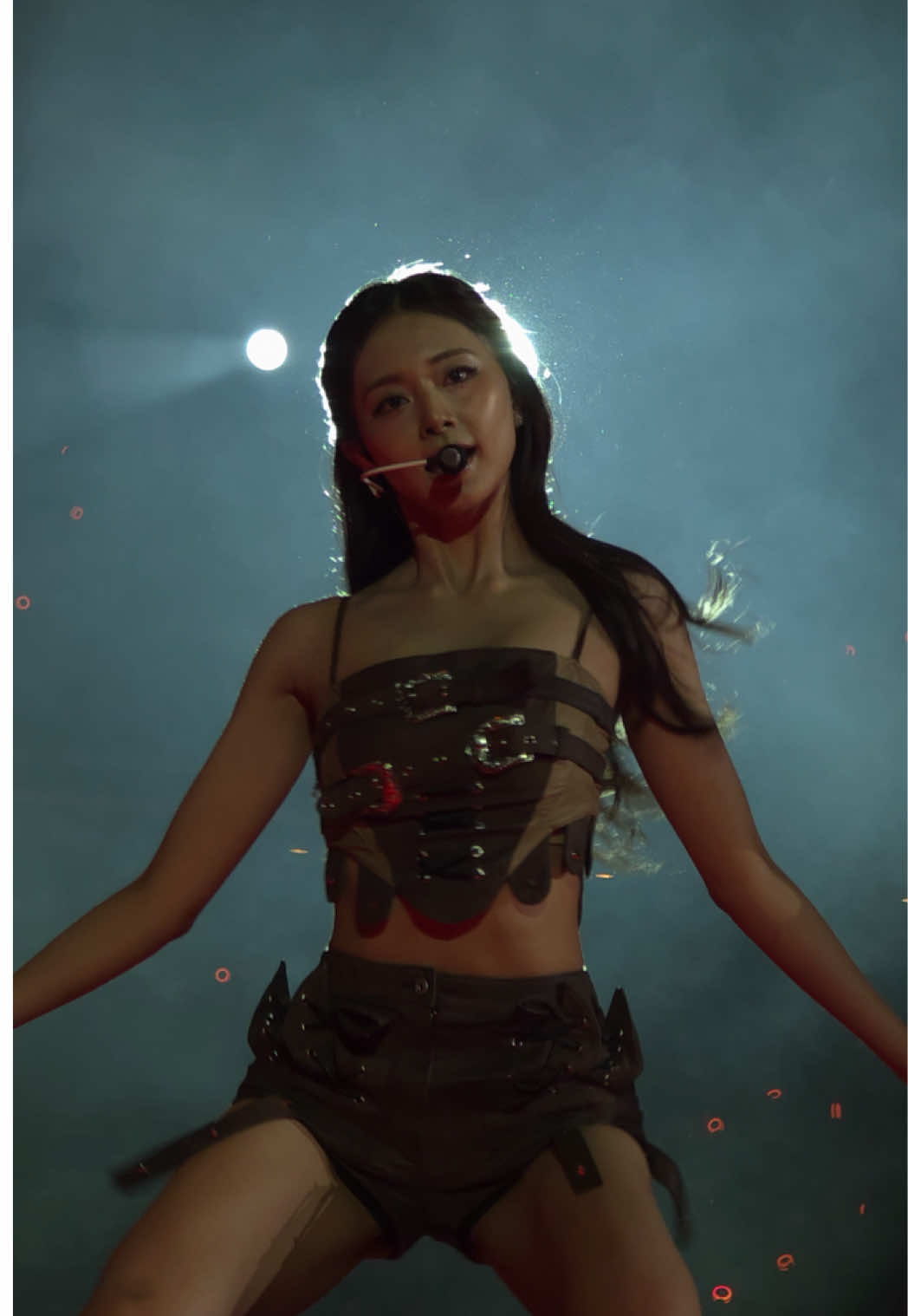 Nothing can stop Tzuyu from being this HOT 🔥 #twice #트와이스 #TWICE_THISISFOR_WORLD_TOUR #twiceinsingapore #tzuyu 