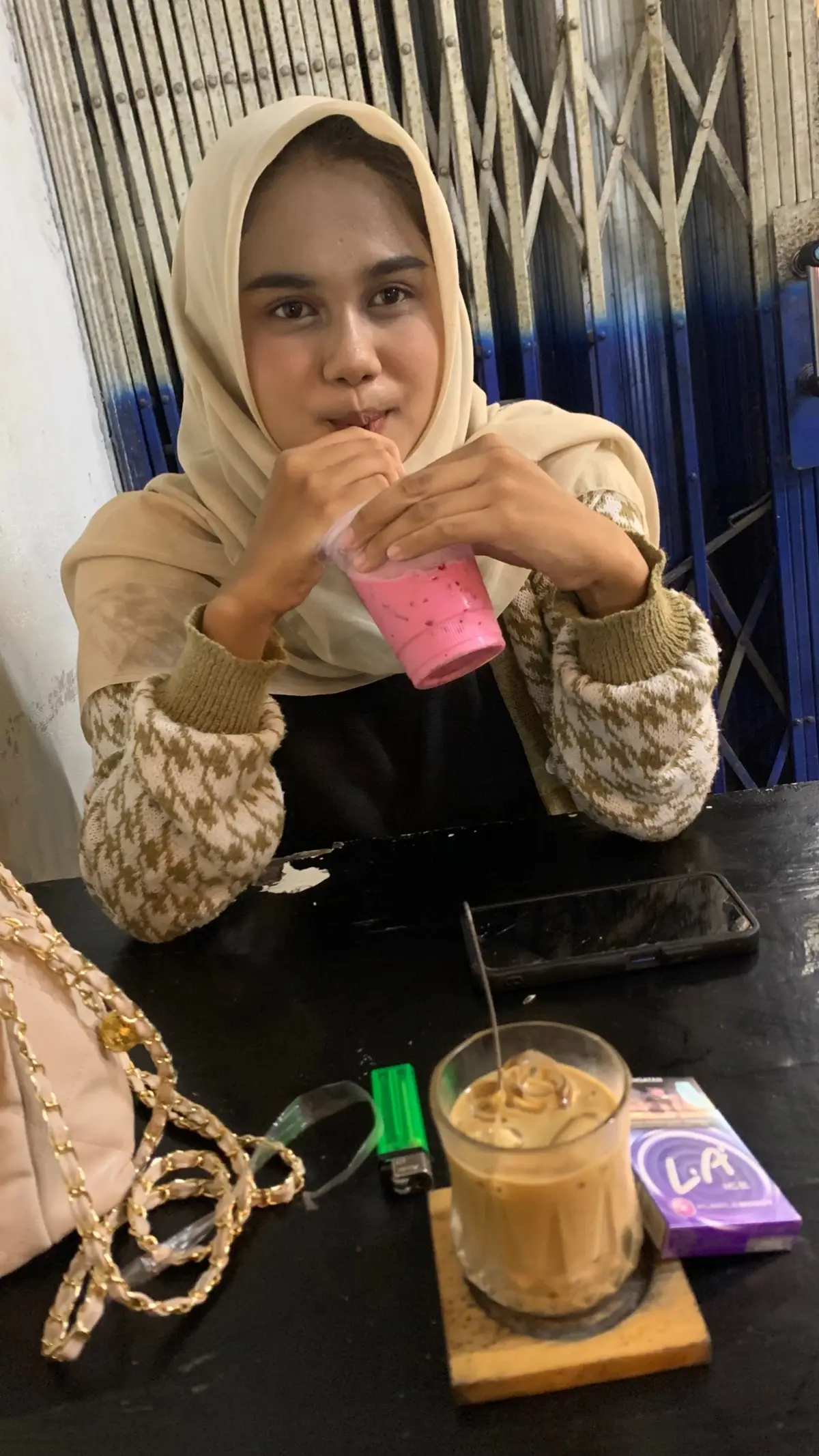 Hidup penuh dengan haha hihi🤜🏻