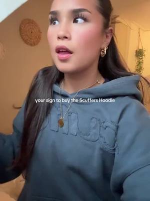 OMG GIRLS IT'S THE HOODIE OF MY DREAM