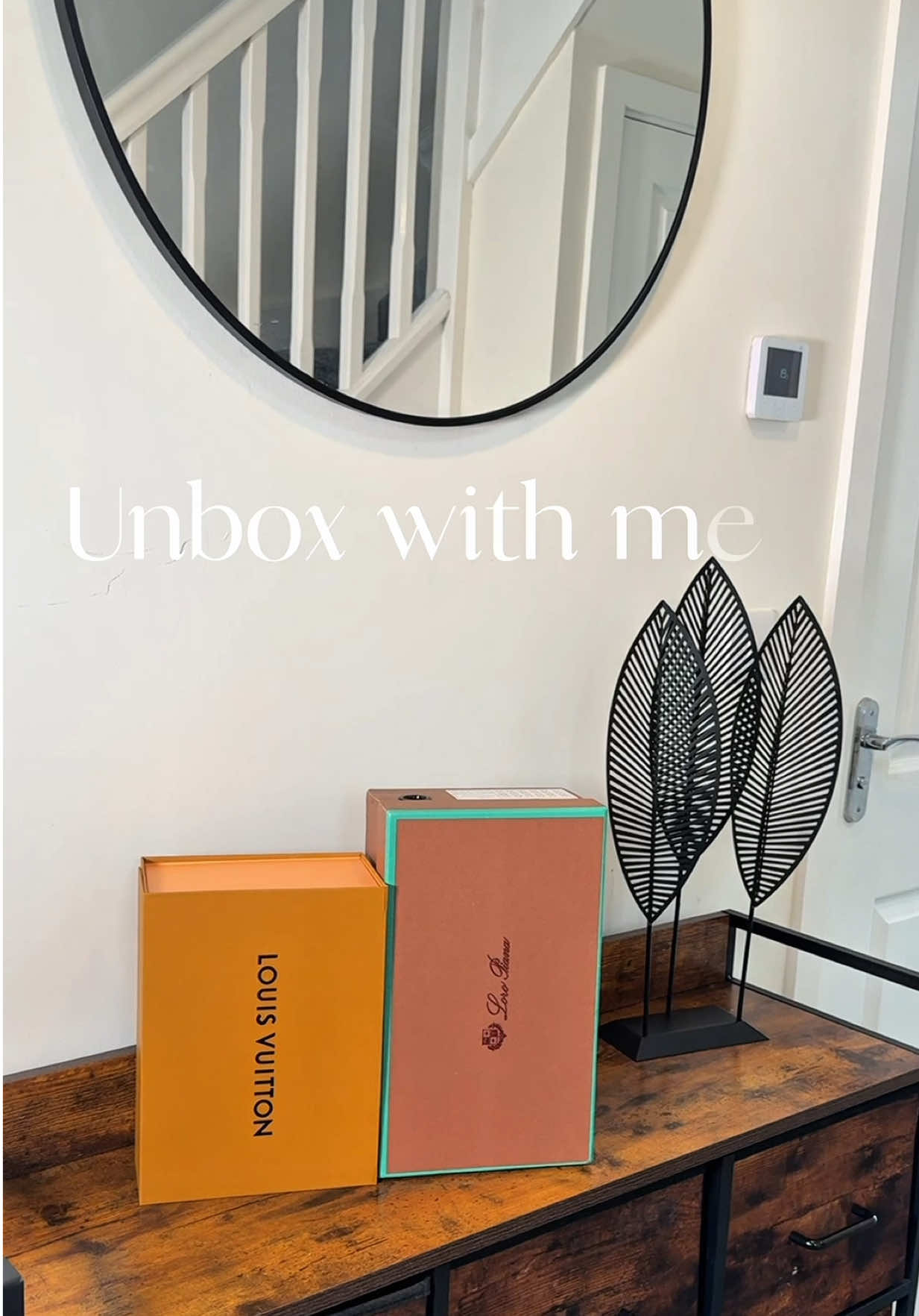 Affordable luxury finds from your most trusted website  Link on my bio ☝️☝️☝️ @China2U  @w2c.buzz on Instagram #w2cbuzz #china2u #china2ufinds #madeinchina #reps 