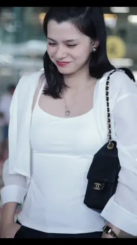Gaya bandaranya keren😉waktunya istirahat bb🫶🪽 #BeckyArmstrong #beckysangels #pyf 