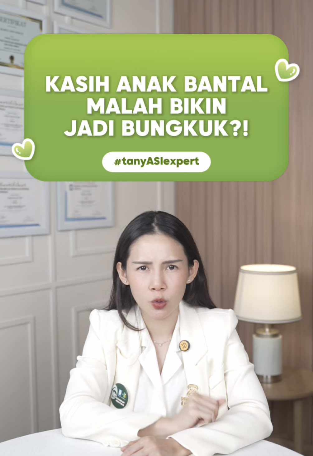 Udah tau belum bu, kalau ternyata bantal memang udah gak dianjurin lagi sama AAP, tapiii.. tonton sampai akhir dulu yaa 🥰✨ #bayibarulahir #bantalbayi #merawatbayi #bayitidur #edukasibayi 