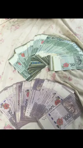 Pertahan kan yg membuat mu bahagia 🫡💸🥱
