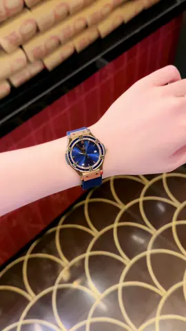 Mẫu mới nhà em😍Lên tay tone da màu siu nổi  ạ😝#xuhuong2025 #donghonu #donghodep #fypシ #donghodoi 