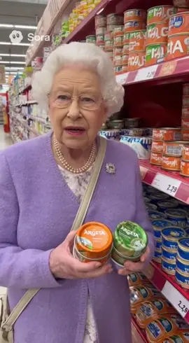 Queen Elizabeth u Konzumu! #balkan #croatia 