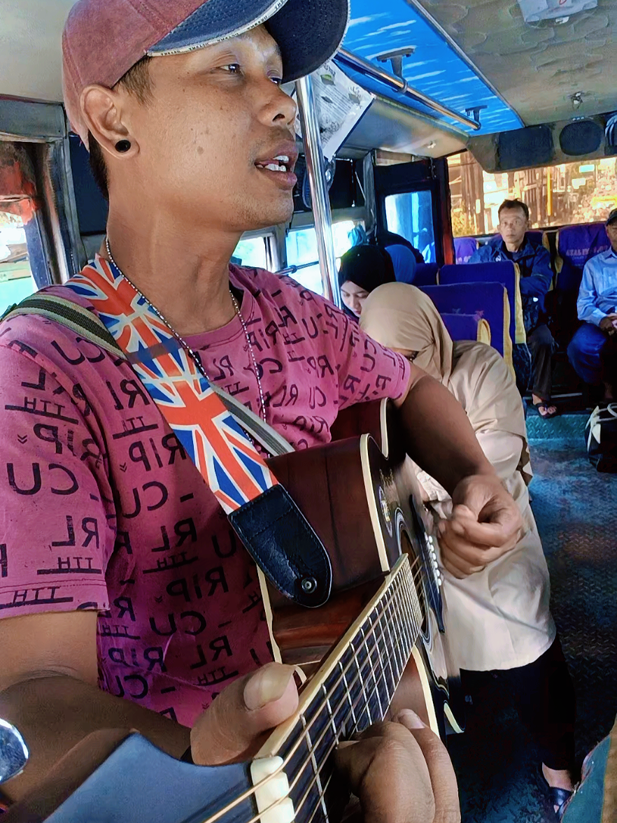 aku kudu iso nglalek ke part1 rupane #coverlagu #liriklagu #produkmalangdampit #fyp 