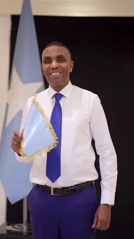 Calanyahow Ha Dhicin ،  Ha Dheelin,Waligaa Dhisnoow!