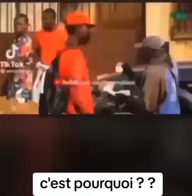 pourquoi ? ? ils nous regardent pourquoi ? ? #43ans #paulbiya #camerountiktok🇨🇲 #jeveuxpasserdanstespourtoi #camerounaise🇨🇲🇨🇲 