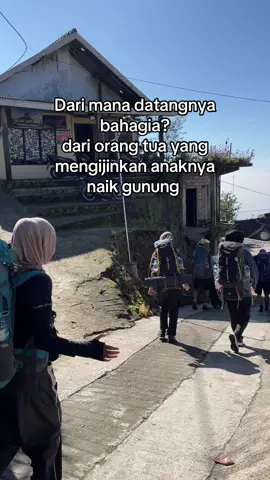 kapan gendong carir lagii🥺#pendakigunung #quetes #pendakifomo #foryoupage #pendakicantik 