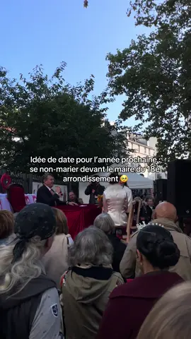 Cérémonie des non demandes en mariage 2025, fête des vendanges à Montmartre : c’est sur inscription chaque année et un moyen original de célébrer l’Amour dans la joie et convivialité de la butte.  Rire. Pleurer. Rire FORT. Chialer ma r*ce. Merci Paris, merci Montmartre, merci beaux inconnus.  #quefaireaparis #sortiraparis #mariage #montmartre #fetedesvendanges 